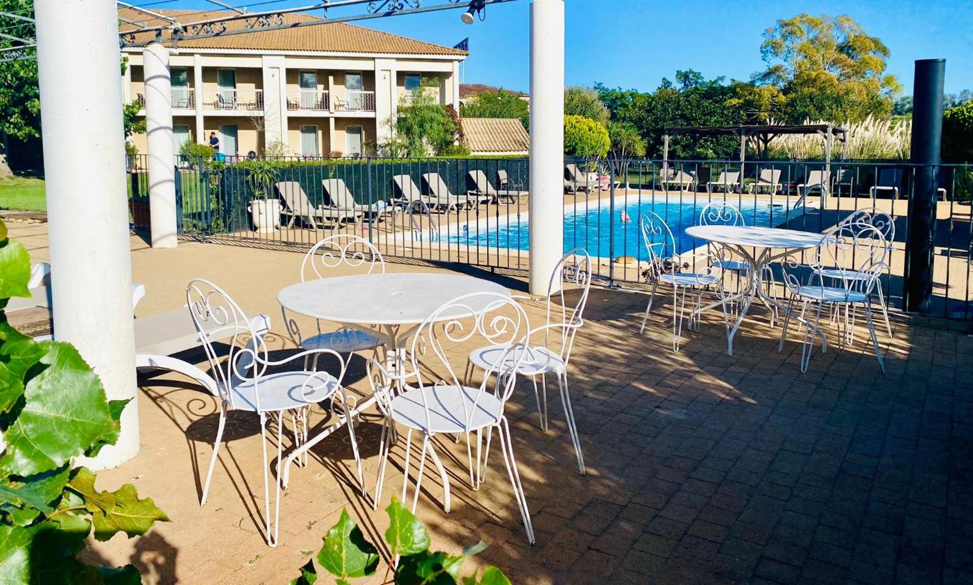 Hotel Le Mas Des Ponts D'Арль Екстер'єр фото